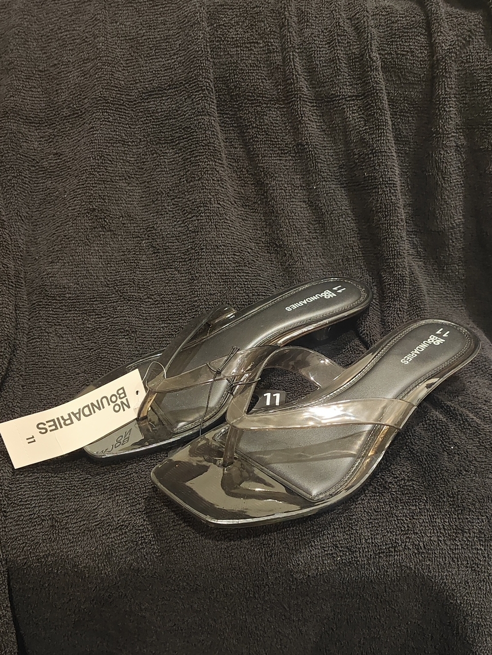 No Boundaries Black Jelly Flipflops Square-Toe Kitten Heels